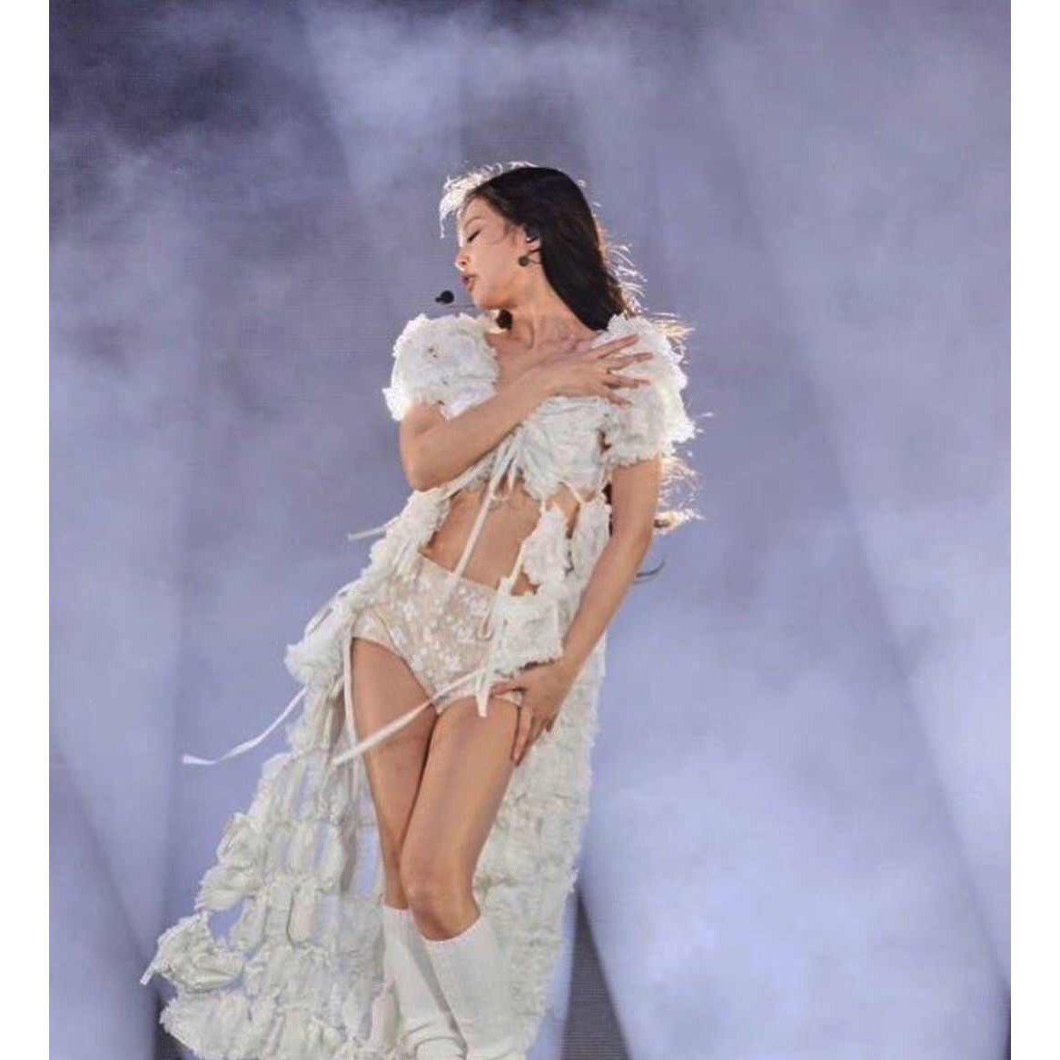 Black Pink Jennie Stage Outfit Costume - White Top Long Skirt Jennie Cosplay