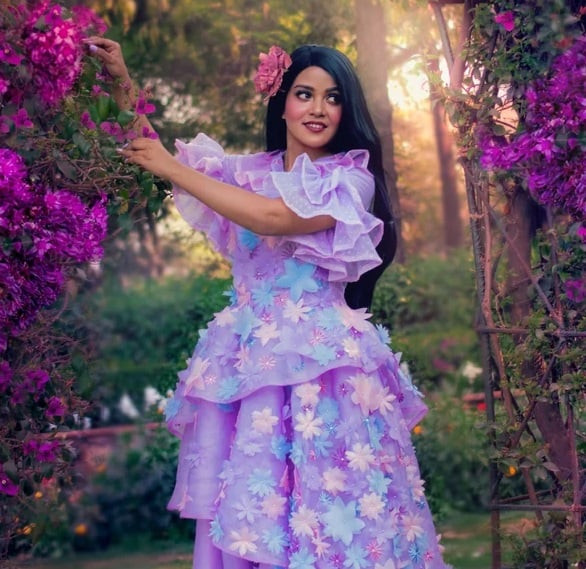 Encanto Isabela Madrigal Wig - Long Black Wavy Wig Isabel Madrigal Cosplay Costume